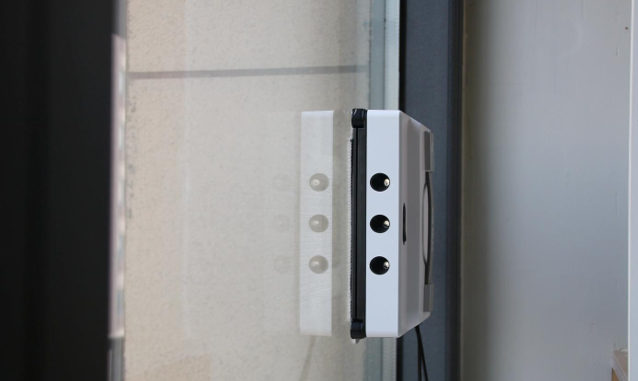 Window cleaning at heights is no longer difficult! Review and experience of the Xyi W1 window cleaning robot